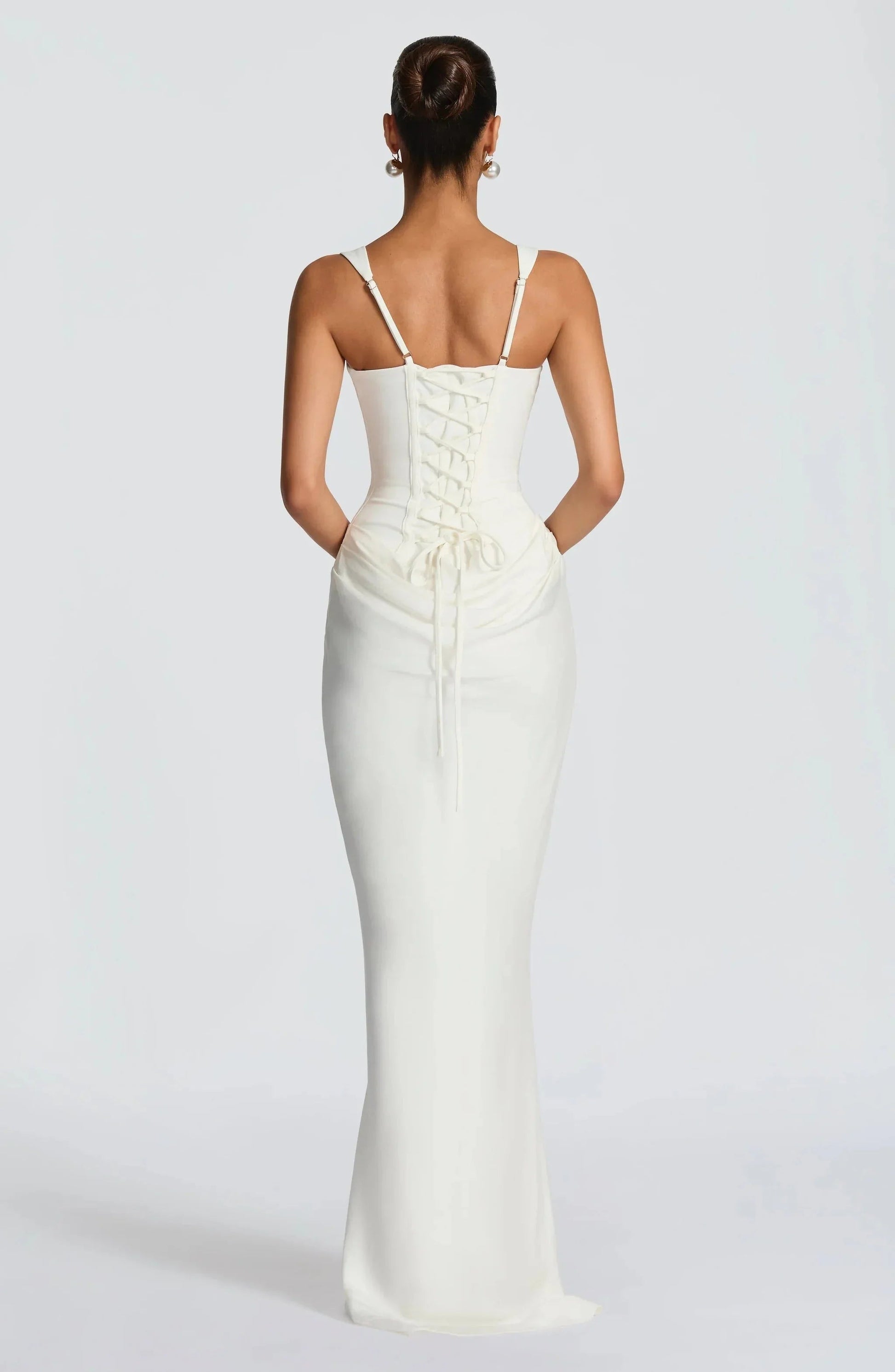 Wina Bodycon Dress | Backless, Elegant Design for Women 8